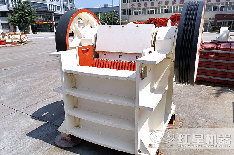 250x1000細(xì)顎破碎機產(chǎn)量多少？配多大電機？
