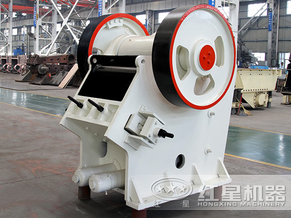 對(duì)比傳統(tǒng)鄂破機(jī)，新一代歐版鄂式破碎機(jī)具有哪些優(yōu)勢(shì)？