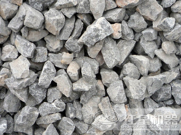 粉碎石灰石建議使用的大型礦石破碎機(jī)是鱷嘴式的，還是錘式的？