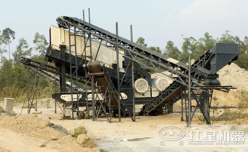 廣東移動顎式破碎機生產(chǎn)現(xiàn)場