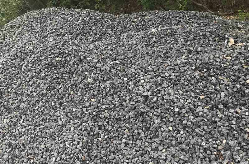 鋪路、修路用的瓜子石破碎機(jī)多少錢一套
