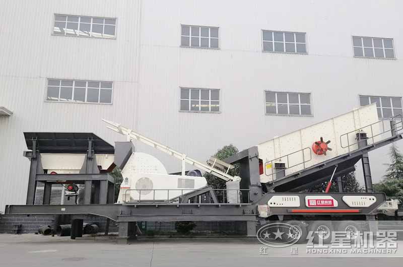 與給料機(jī)、破碎機(jī)一起搭載的新型車載可移動(dòng)篩砂機(jī)