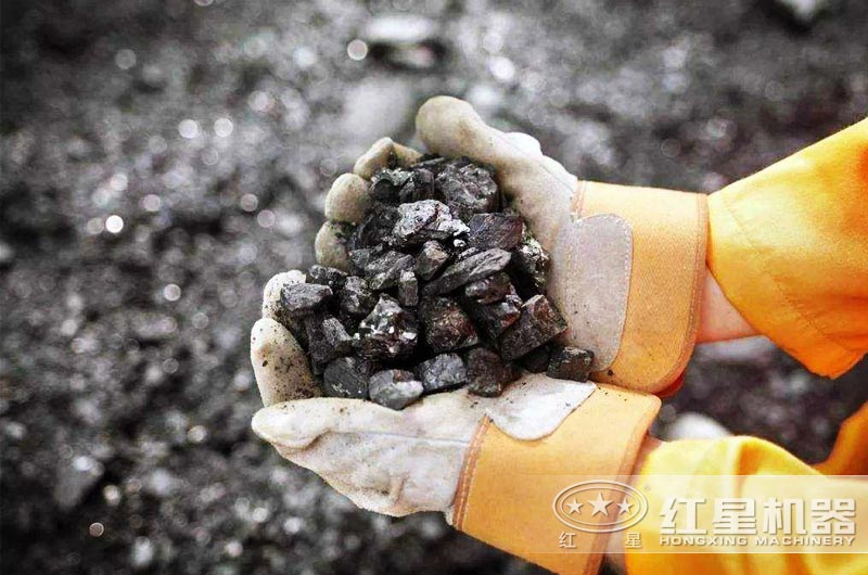破碎鐵礦石選用哪種破碎機(jī)好？（時(shí)產(chǎn)要求在100-300噸 ）